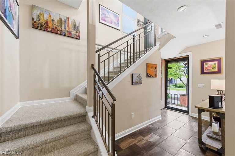 3897 Clinton Avenue, Cleveland, OH - Photo 2