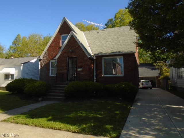 18909 Pawnee Avenue, Cleveland, OH - Photo 2