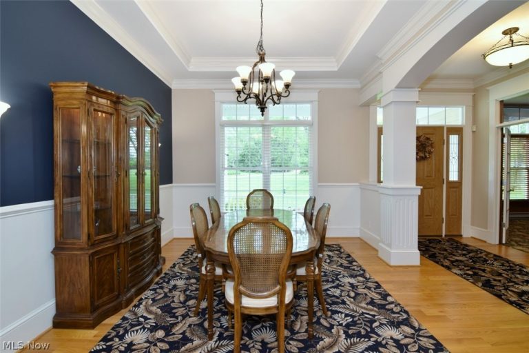 11101 Washington Street, Chagrin Falls, OH - Photo 5