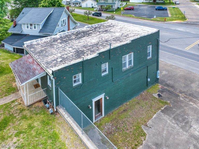 5708 Grand Central Avenue, Vienna, WV - Photo 8