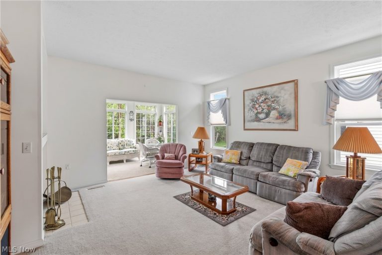 10490 Ravine View Court, North Royalton, OH - Photo 6