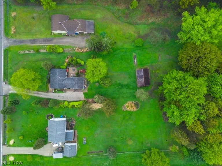 8764 Ravenna Road, Chardon, OH - Photo 2