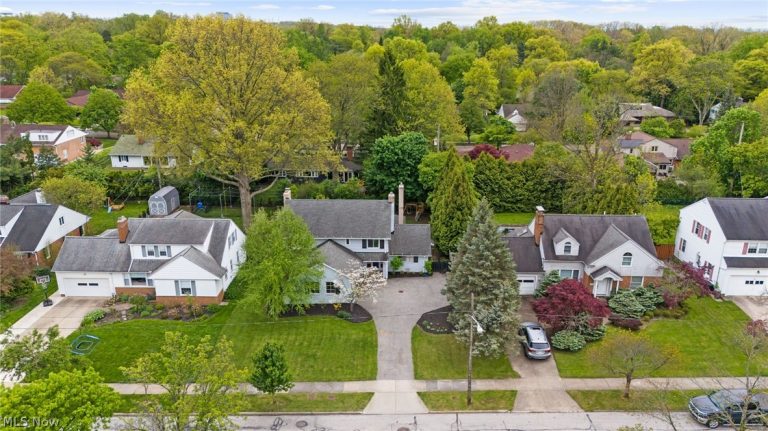 23706 Wimbledon Road, Shaker Heights, OH, 44122