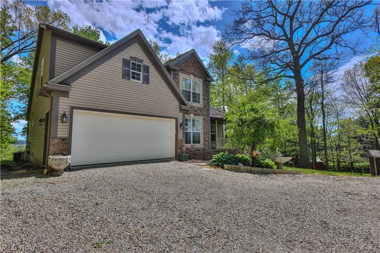 11154 Johnsford Road, Beach City, OH - Photo 2