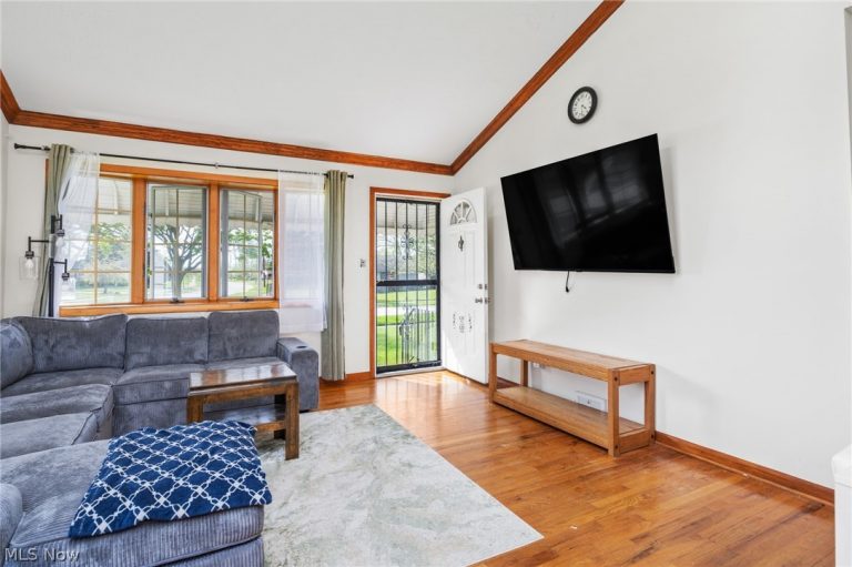 6115 Morrow Drive, Brook Park, OH - Photo 4