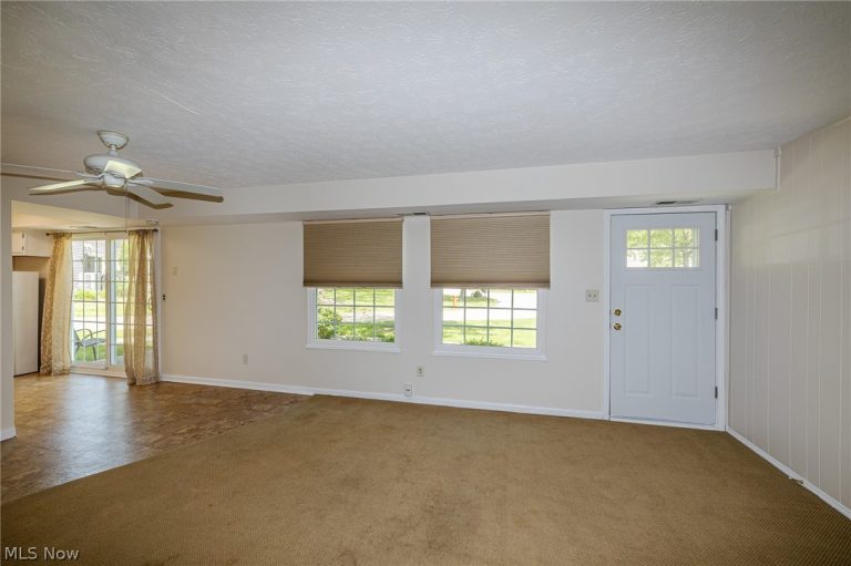13748 Oakbrook Drive #13748, North Royalton, OH - Photo 5