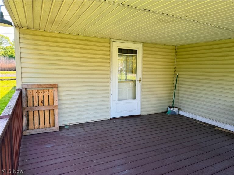 583 1st Street, Uhrichsville, OH - Photo 4