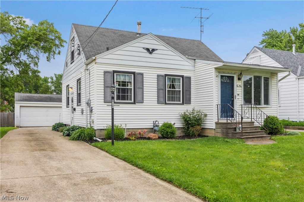 610 Princeton Avenue, Elyria, OH