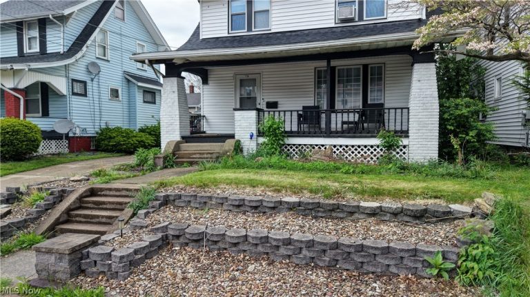 710 Roslyn Avenue, Canton, OH - Photo 2