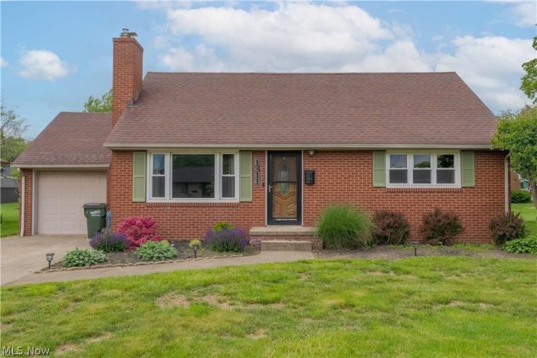 1311 High Street, Louisville, OH, 44641
