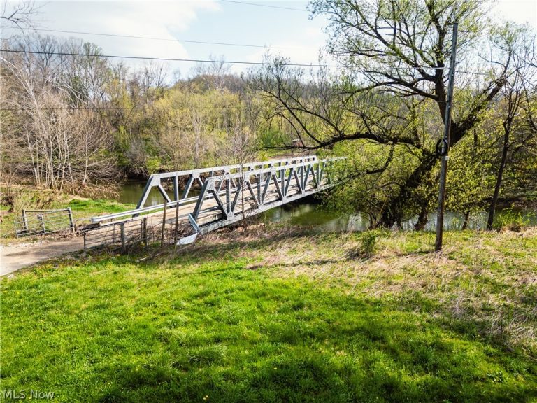 47691 Captina Highway Road, Alledonia, OH - Photo 2
