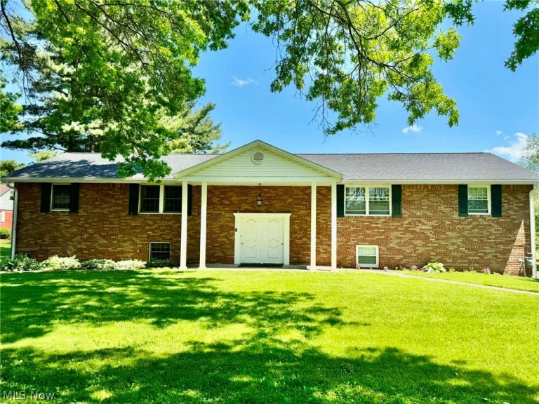 1236-1238 Bowen Circle, Canton, OH, 44708