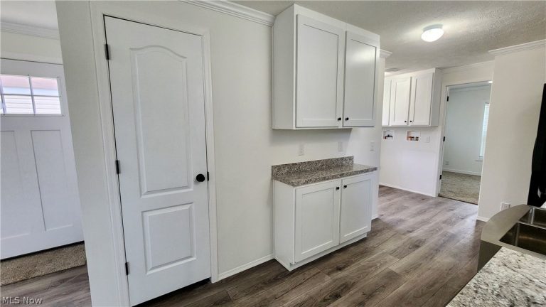 9151 Mentor Avenue #A09, Mentor, OH - Photo 8