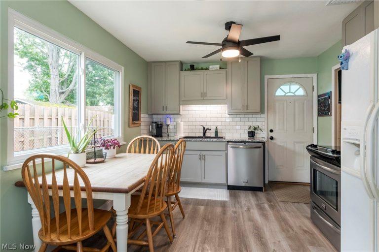 463 Walnut Drive, Berea, OH - Photo 8