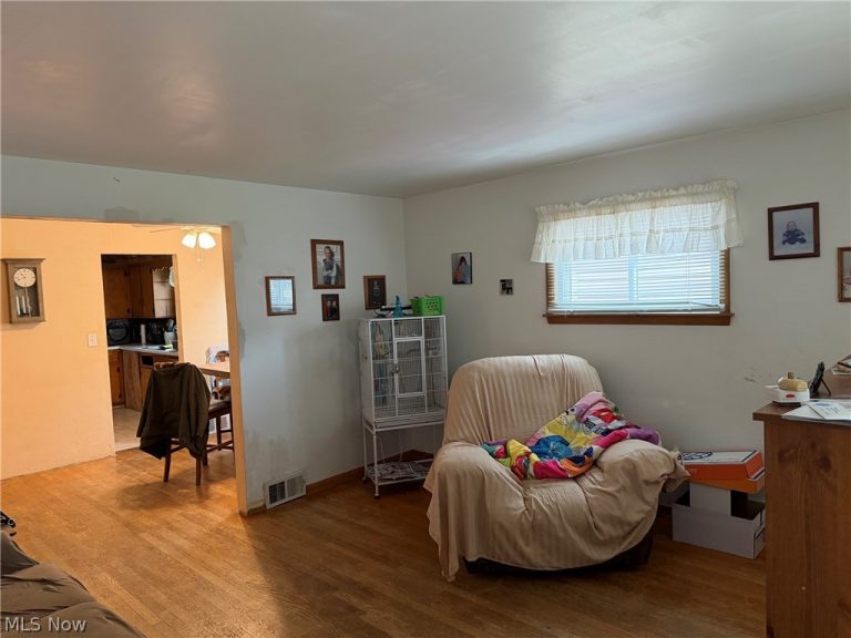 1546 Meadowbrook, Youngstown, OH - Photo 3