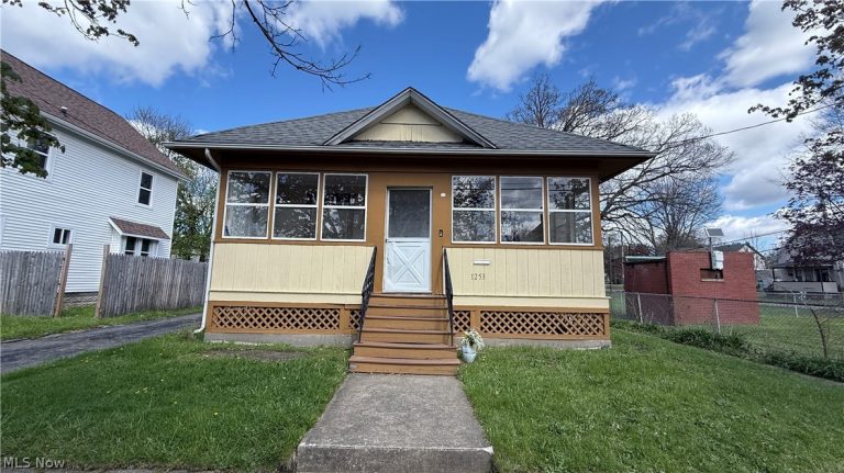 1253 California Avenue, Akron, OH - Photo 2