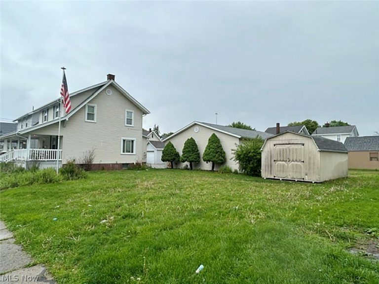824 Smith Avenue, Canton, OH - Photo 3