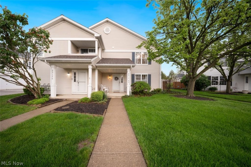 23174 Grist Mill Court, Olmsted Falls, OH
