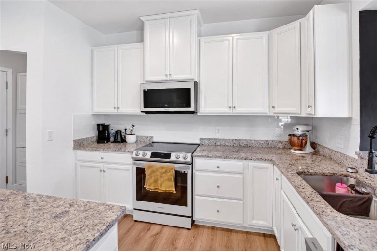 3241 Boettler Street, Canton, OH - Photo 4
