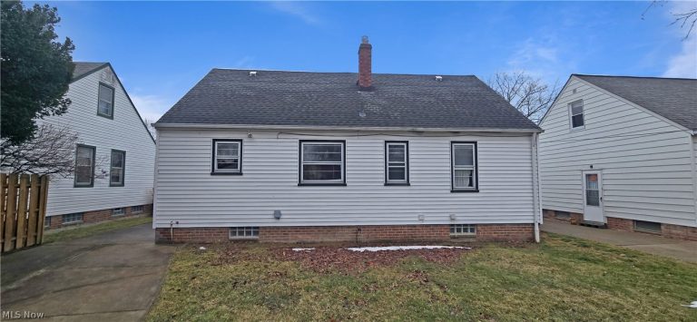 351 Clarmont Road, Willowick, OH - Photo 3