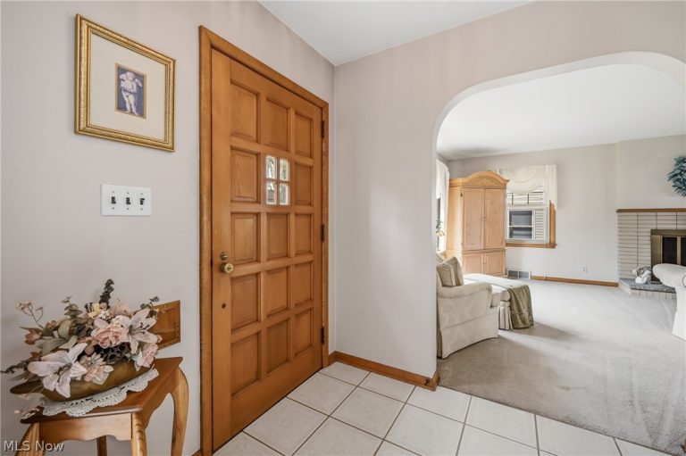 546 Perkinswood Boulevard, Warren, OH - Photo 6