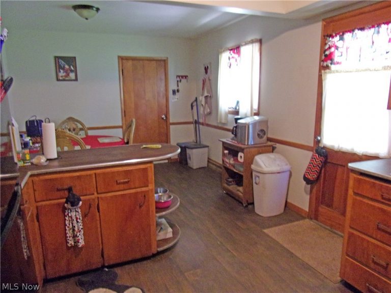 687 Catawba Avenue, Akron, OH - Photo 8
