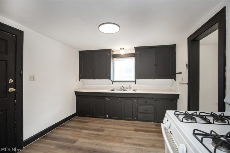 7610 Dearborn Avenue, Cleveland, OH - Photo 3