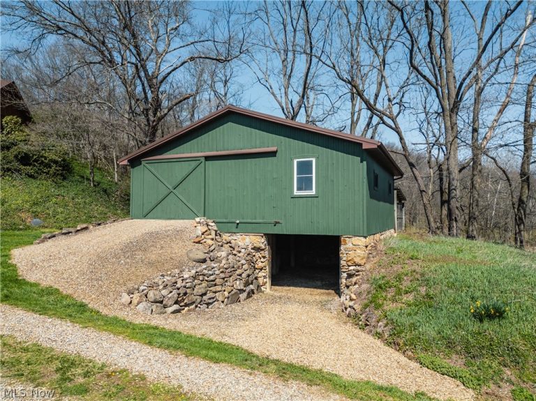 7313 County Road 22, Lakeville, OH - Photo 3