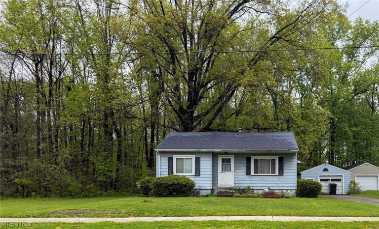 572 Comstock Street, Warren, OH - Photo 2