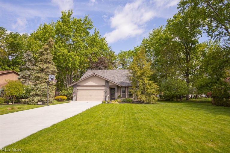 17101 Rabbit Run Drive, Strongsville, OH - Photo 3