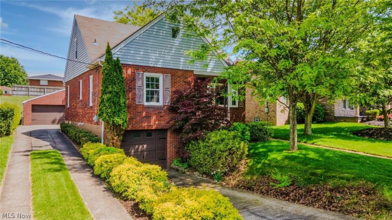 1322 OVERLOOK Drive, Weirton, WV, 26062