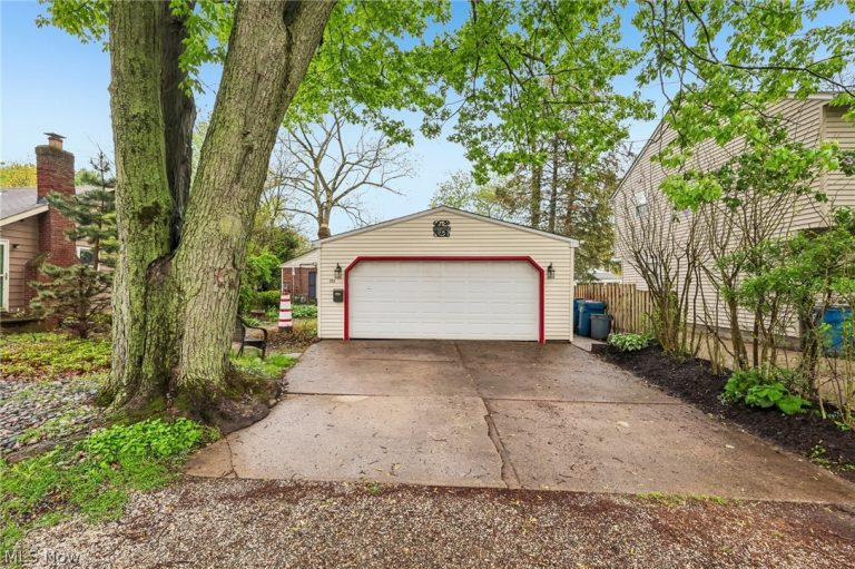 722 Chestnut Boulevard, Willoughby, OH - Photo 3