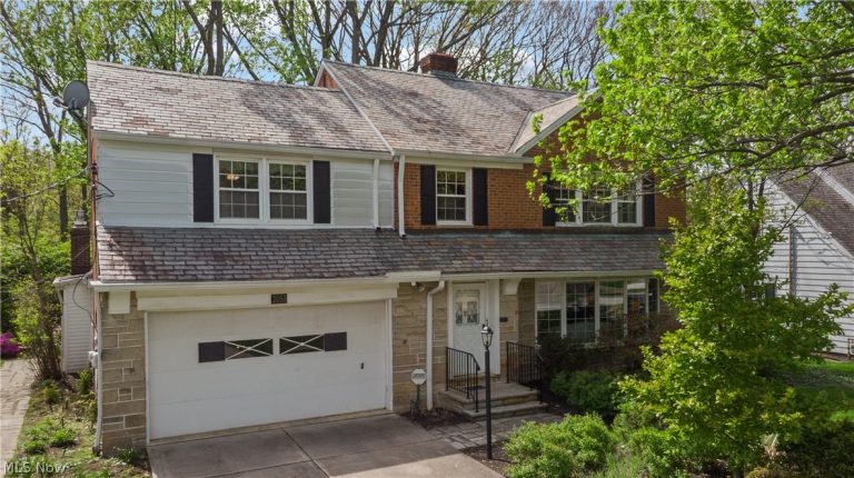 2058 Temblethurst Road, South Euclid, OH - Photo 2