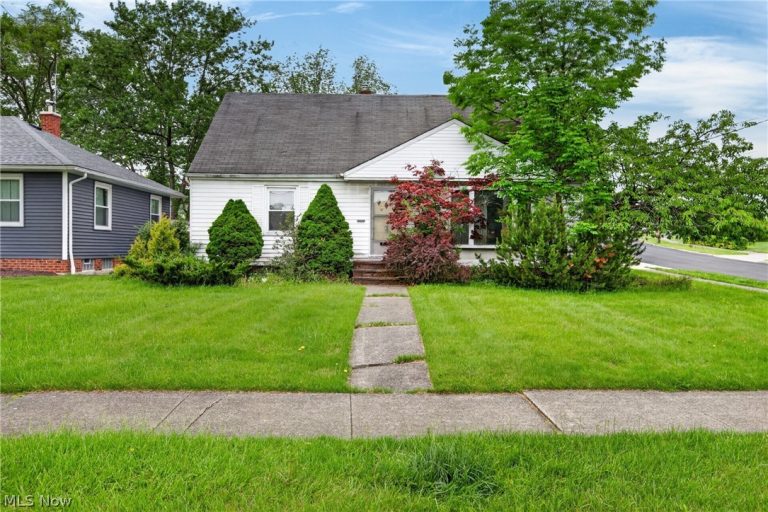 7146 Parkview Drive, Parma, OH, 44134