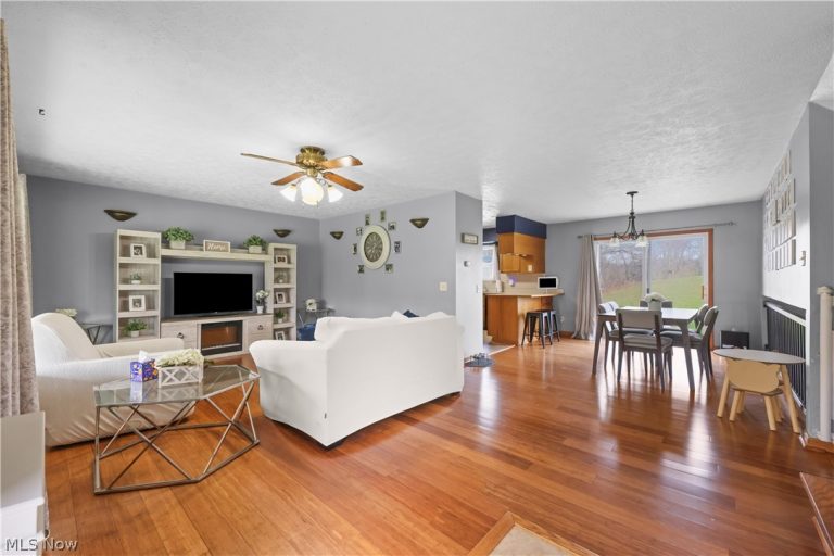 7010 Stonecreek Avenue, Canton, OH - Photo 3