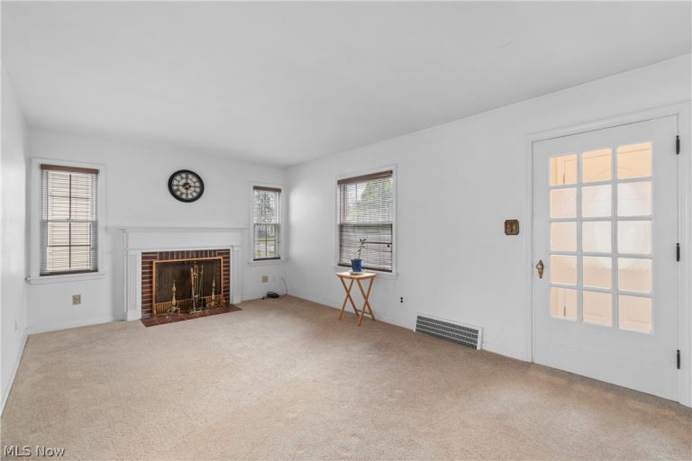 1211 Sunset Road, Mayfield Heights, OH - Photo 5