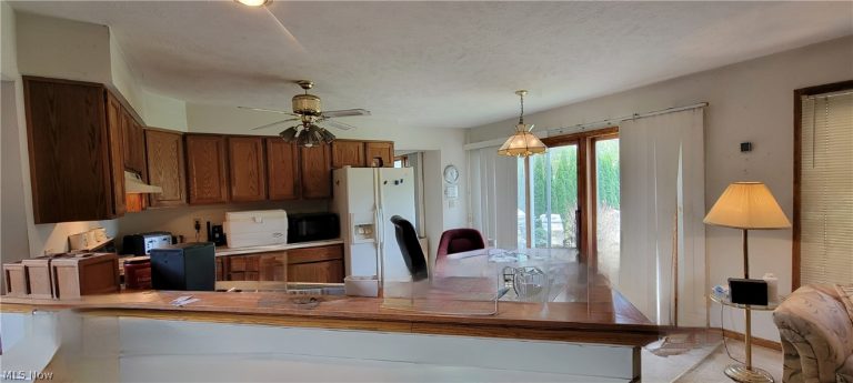 1072 Valley Creek Drive, Eastlake, OH - Photo 3