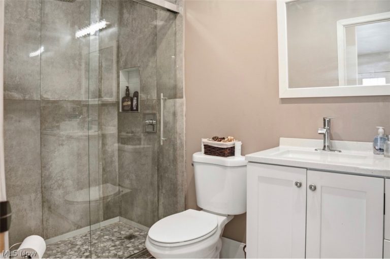 141 Austin Avenue, Warren, OH - Photo 8