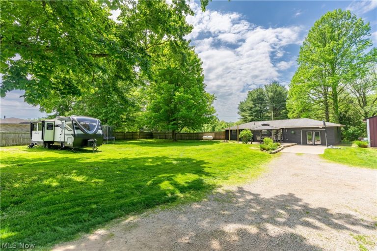 3190 Irish Road, Magnolia, OH - Photo 8