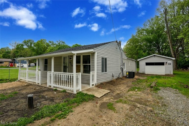 916 Abington Road, Akron, OH - Photo 3