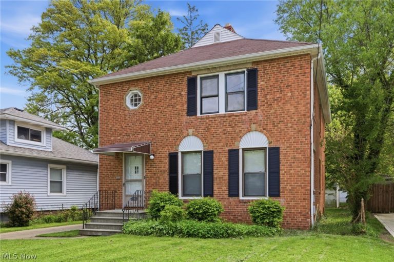 2261 Warren Road, Lakewood, OH - Photo 3
