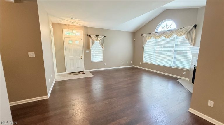 28 Hunters Woods Boulevard #B, Canfield, OH - Photo 8
