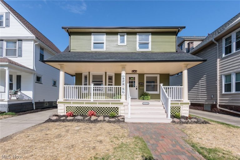 1272 Warren Road, Lakewood, OH, 44107