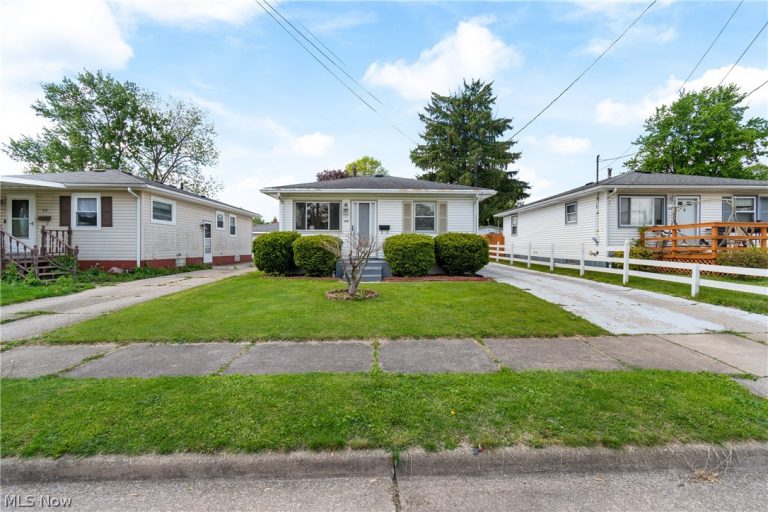64 Kreiner Avenue, Akron, OH - Photo 3