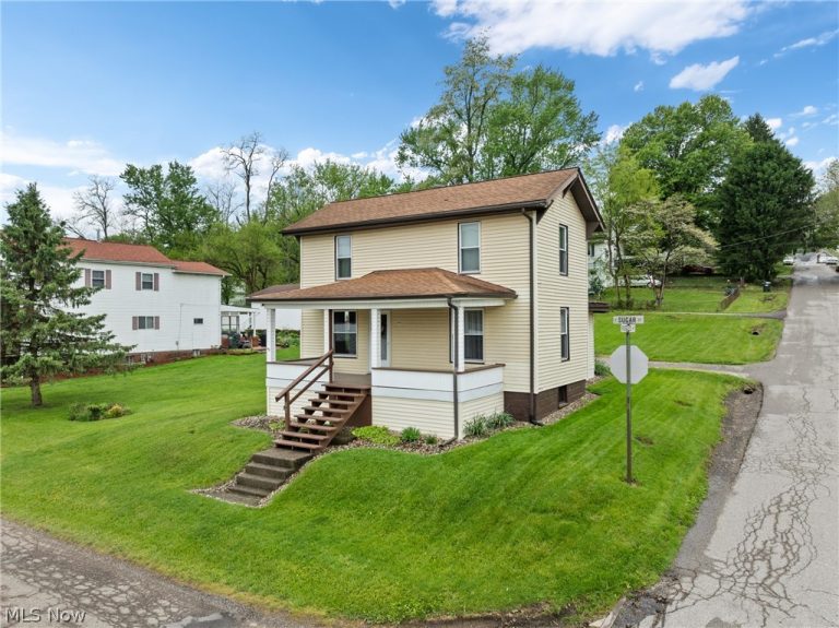 160 Sugar Street, St Clairsville, OH - Photo 3
