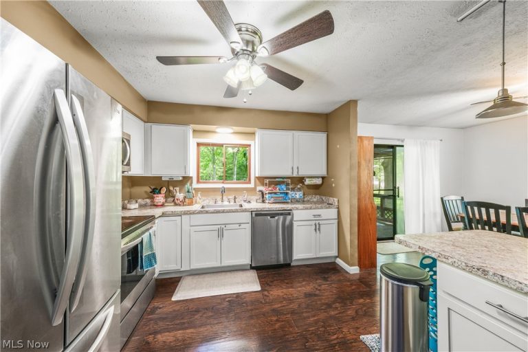5305 Beechwood Road, Ravenna, OH - Photo 8