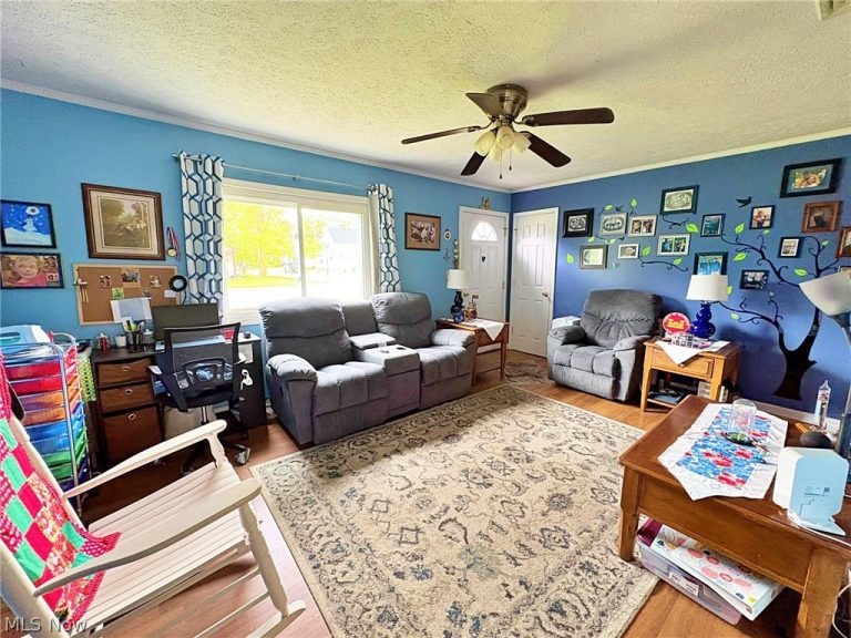 700 Clark Street, Elyria, OH - Photo 8