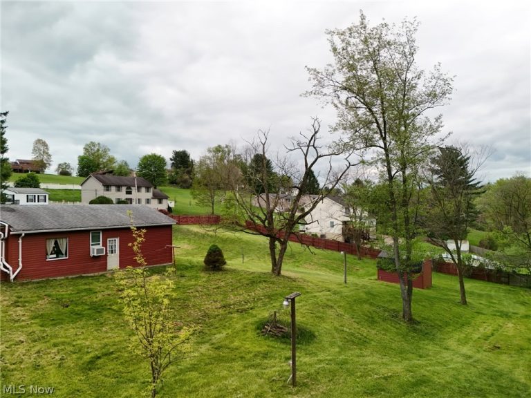 120 Bonnie Beth Drive, Wellsburg, WV - Photo 5
