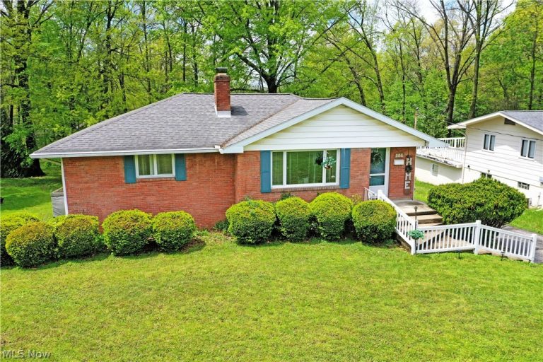 804 Hartzell Avenue, Niles, OH - Photo 3