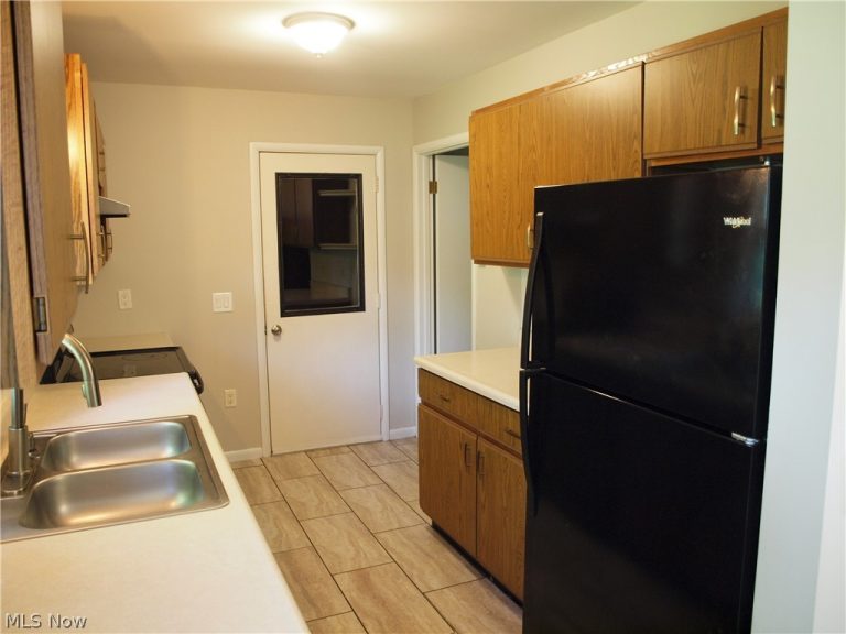 1422 Woodlawn Avenue, Canton, OH - Photo 8
